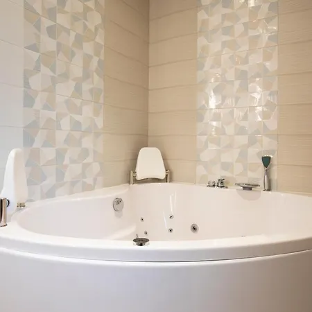Family Business Club Hotel 3*