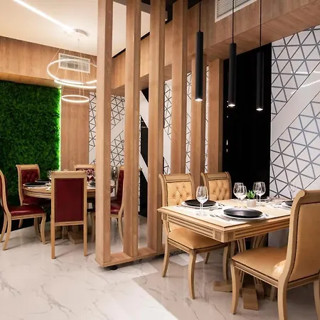 Family Business Club 3* Choumen