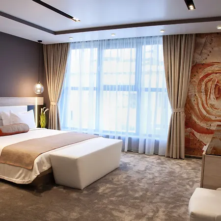 Family Business Club Hotel